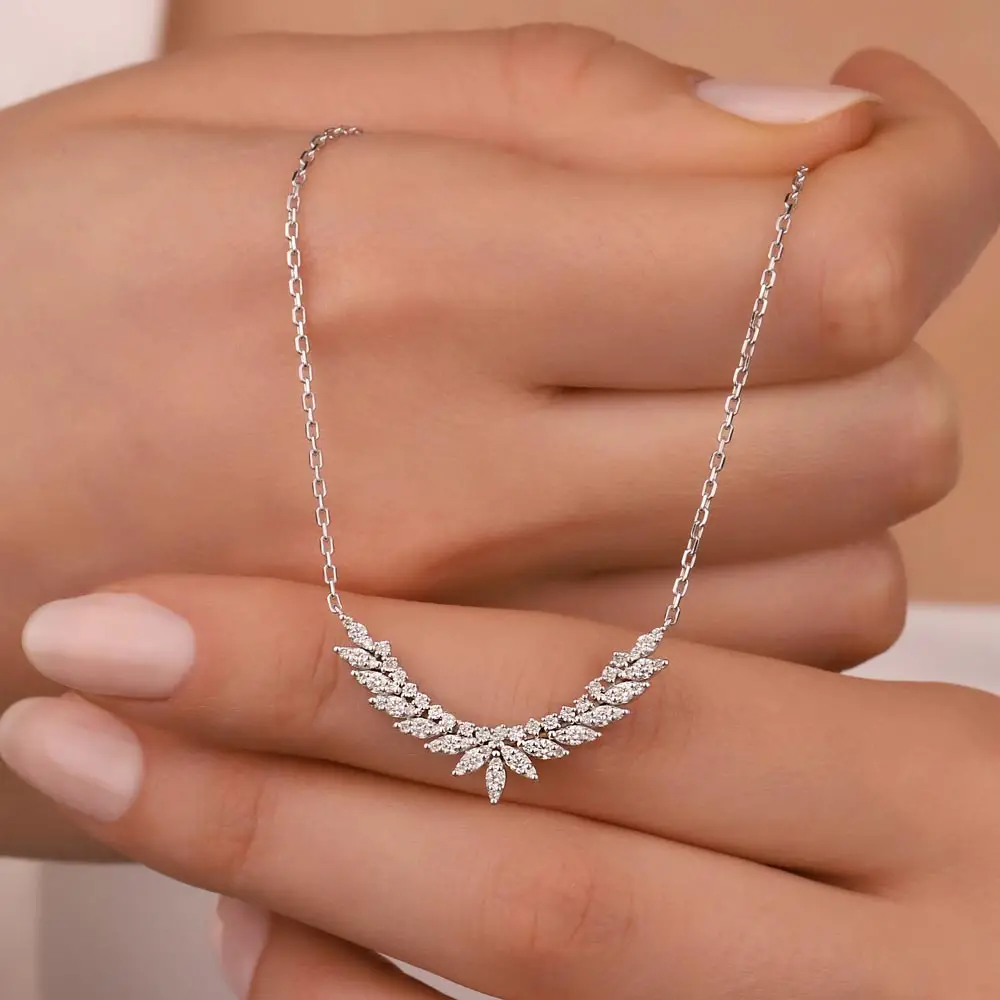0,6 Karat Pırlanta Taşlı Melek Kanatlı Gerdanlık 