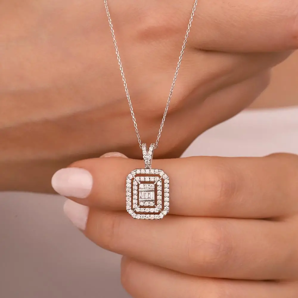 0,33 Karat Pırlantalı baget Taşlı Kolye