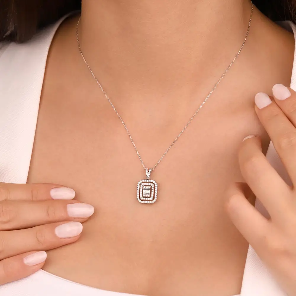 0,33 Karat Pırlantalı baget Taşlı Kolye