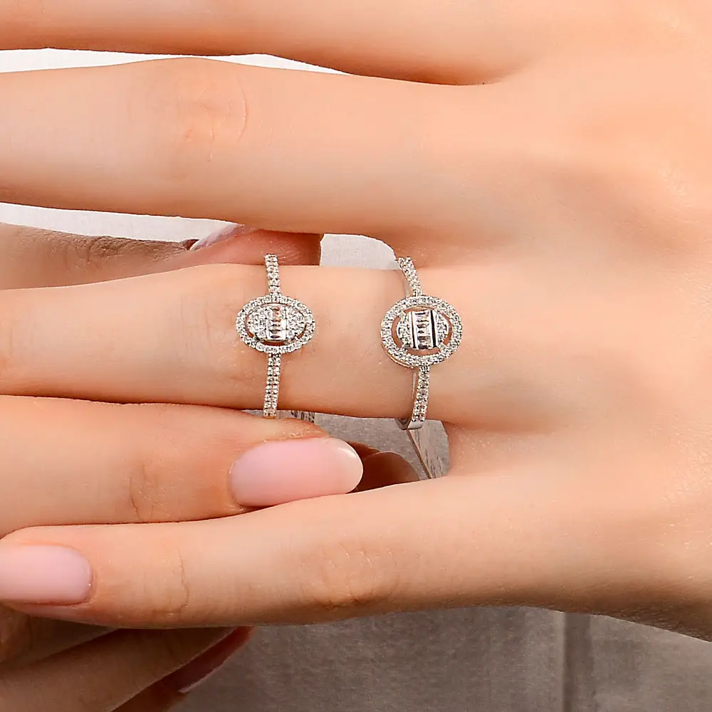 0,29 Karat Pırlanta Oval Baget Yüzük