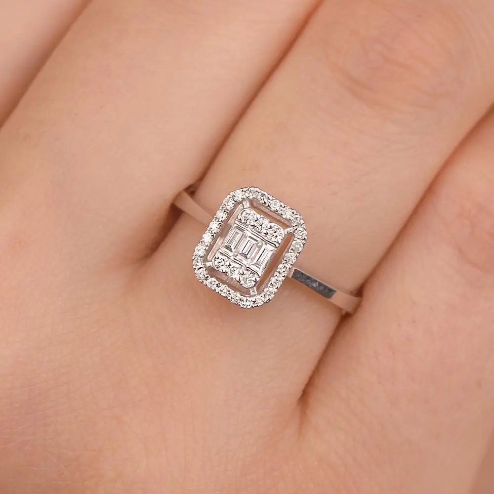 0,28 ct Pırlantalı Klasik baget Yüzük