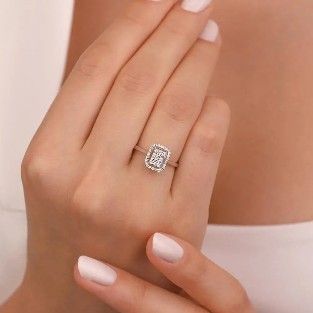 0,28 ct Pırlantalı Klasik baget Yüzük