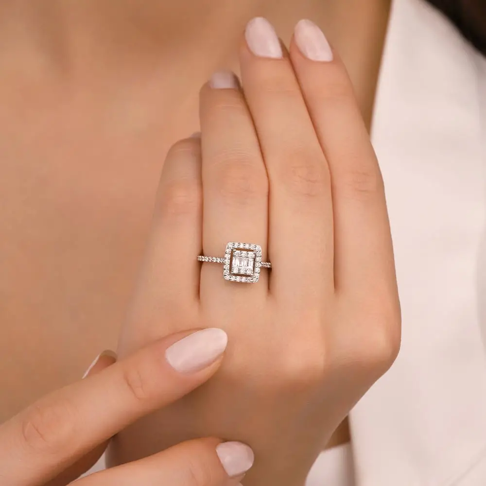 0,52 ct Pırlantalı Klasik baget Yüzük