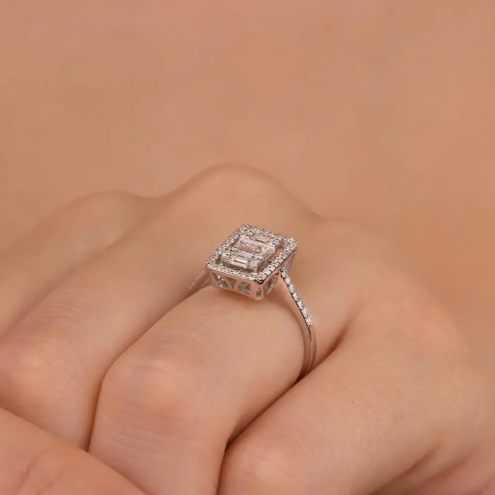 0,49 ct Pırlantalı baget Yüzük