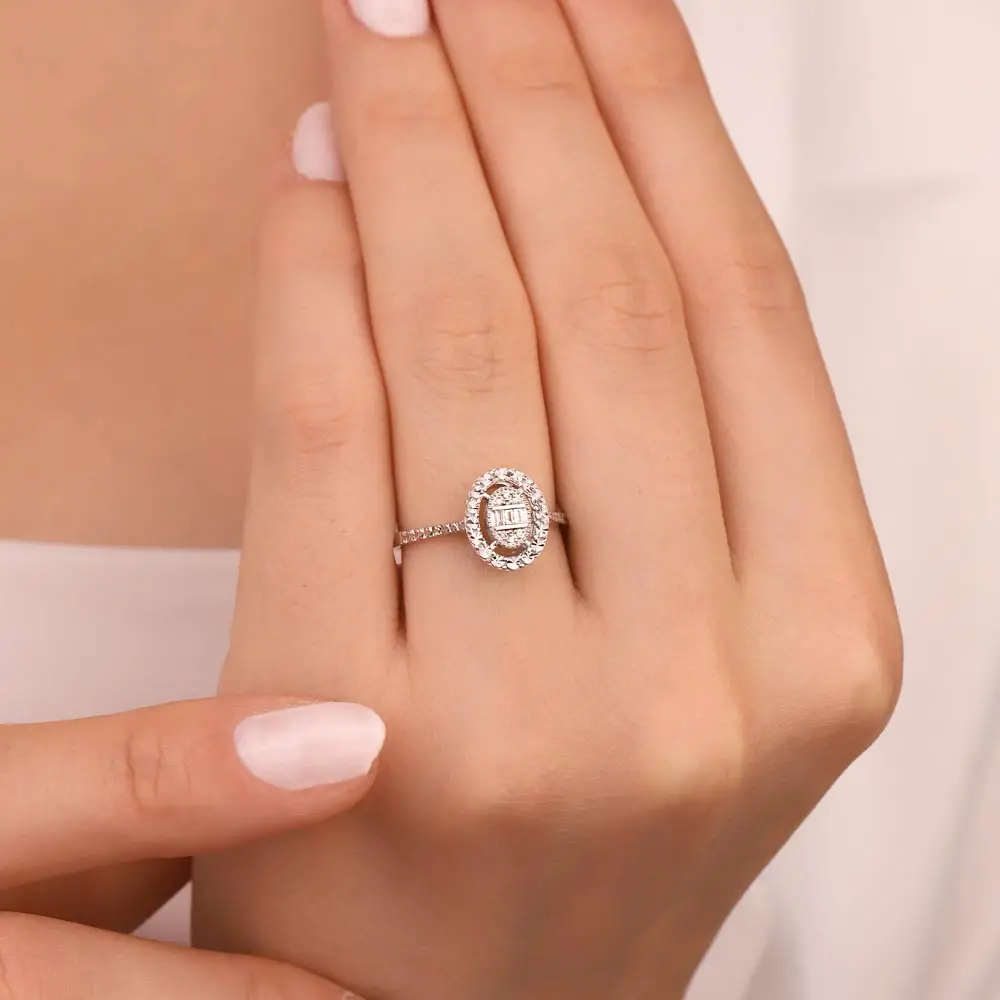0,06 ct Kalem İşlemeli Çift Sıra Oval Pırlanta baget Yüzük