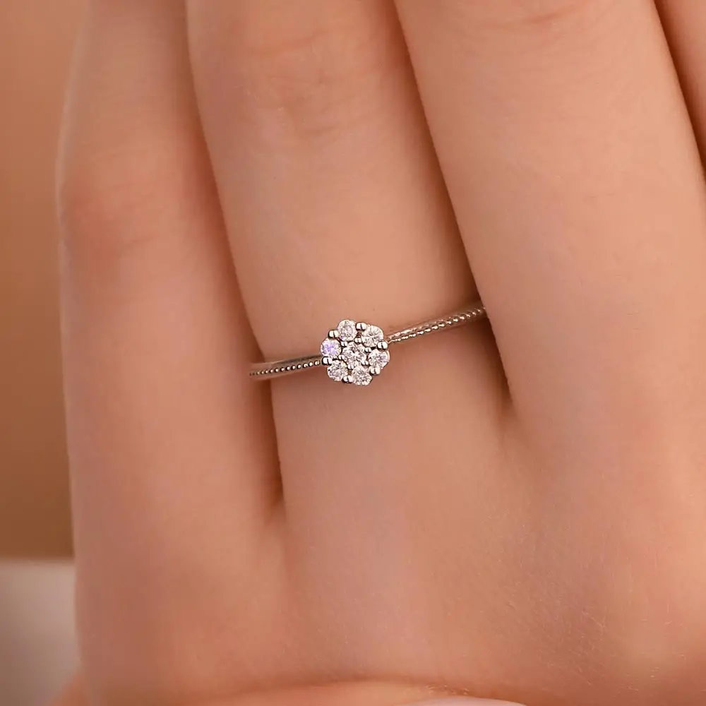0,1 Karat Pırlantalı Taşlı Coronet Yüzük