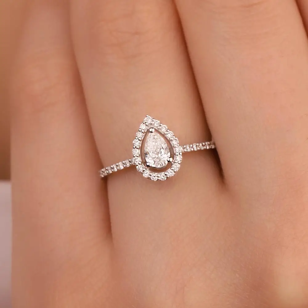 0,51 ct Pırlantalı Damla Kesim Halo Tektaş Yüzük