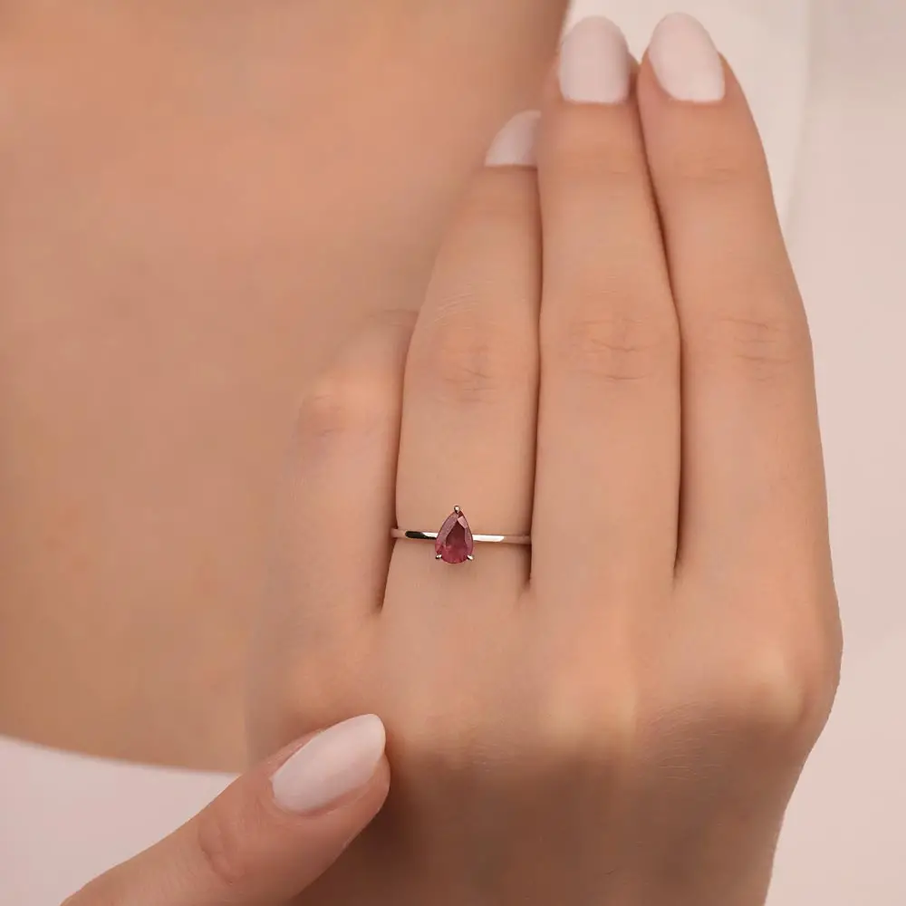 0,75 Karat Pırlantalı Yakut Taşlı Yüzük