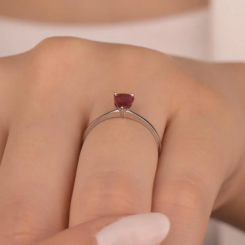 0,75 Karat Pırlantalı Yakut Taşlı Yüzük