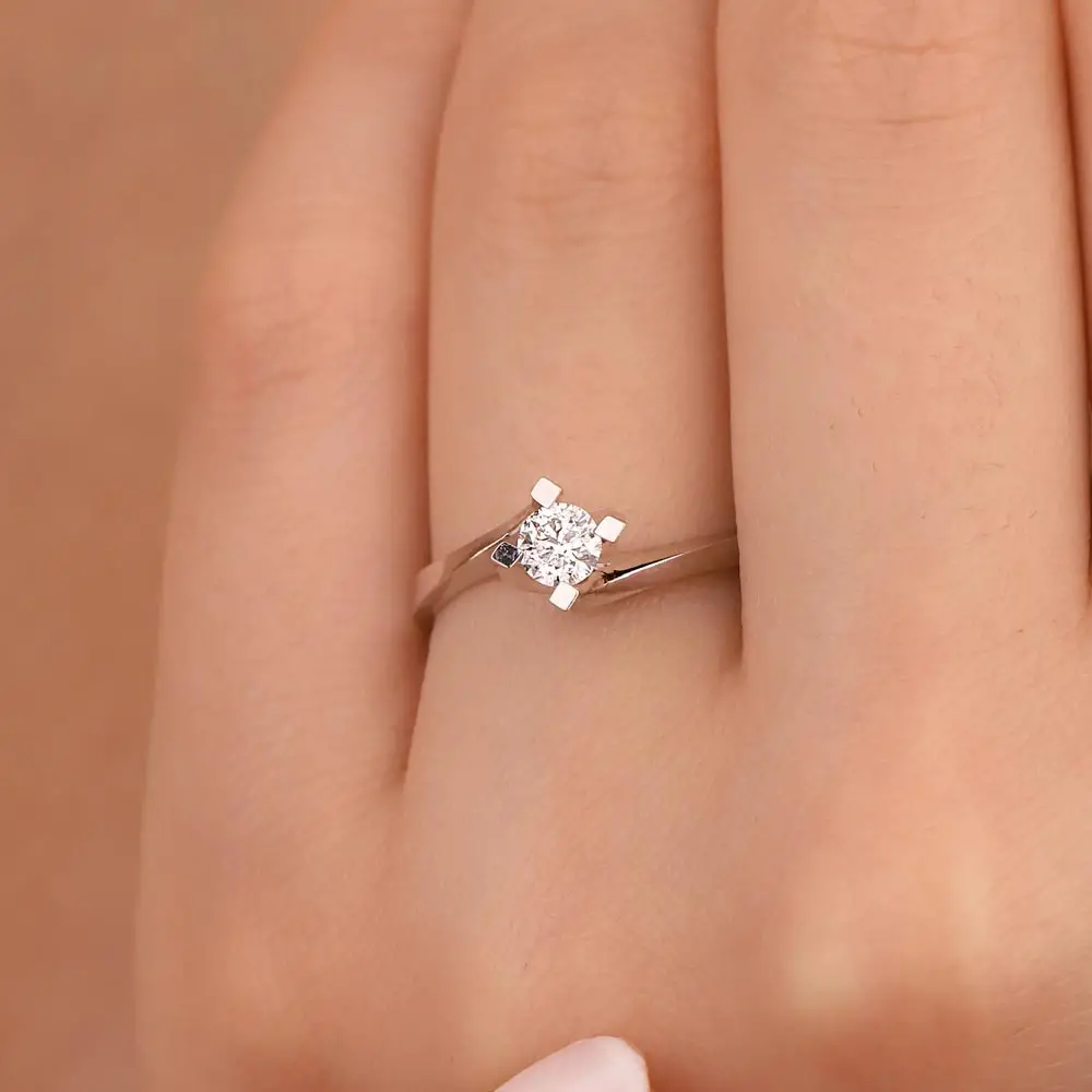 0,30 ct Pırlanta Burgulu Tektaş Yüzük