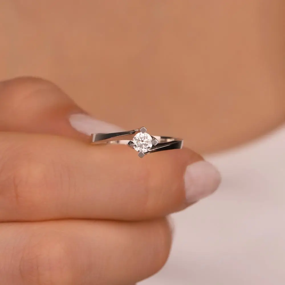 0,30 ct Pırlanta Burgulu Tektaş Yüzük
