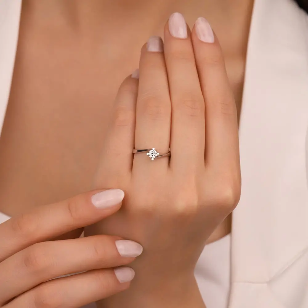 0,30 ct Pırlanta Burgulu Tektaş Yüzük