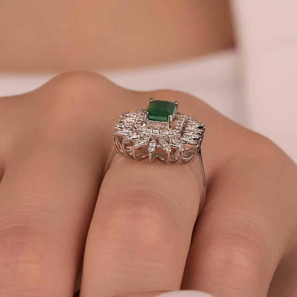 1,55 Karat Pırlantalı Zümrüt Yaşlı Oktagon Yüzük