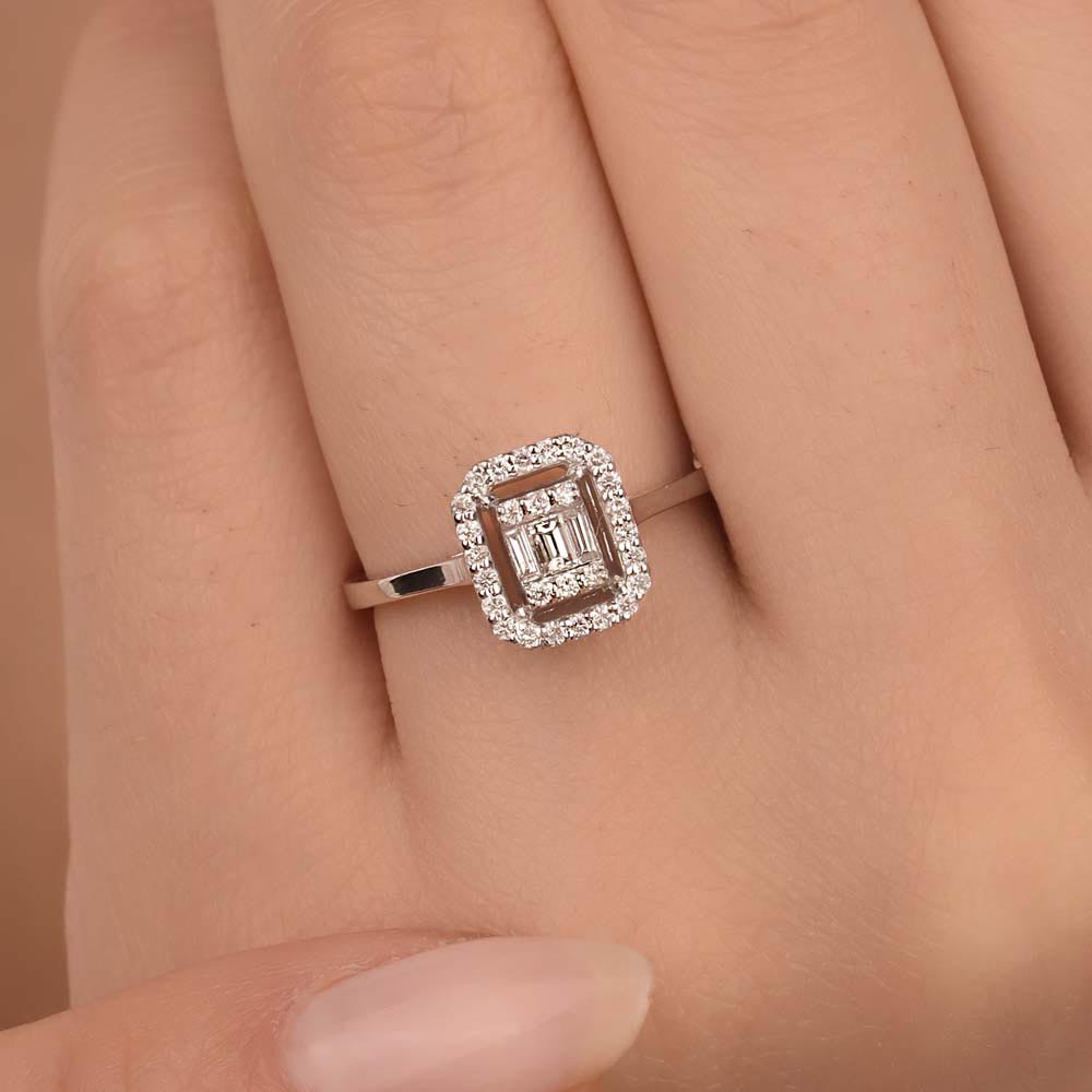 0.27 Karat Laboratuvar Pırlanta Flora Baget Yüzük