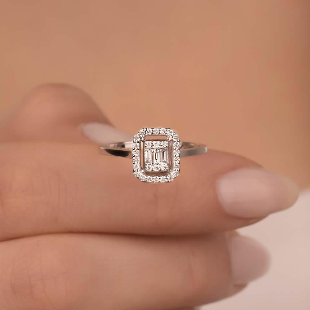 0.27 Karat Laboratuvar Pırlanta Flora Baget Yüzük
