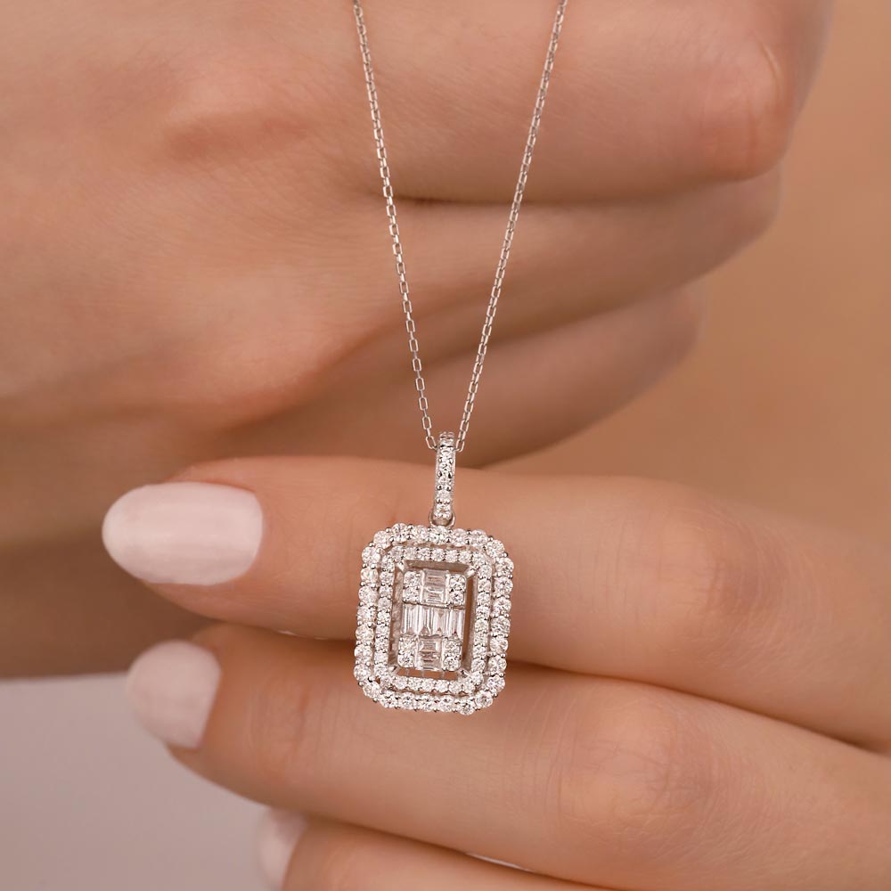 0,91 Karat Pırlanta Baget Taşlı Kolye