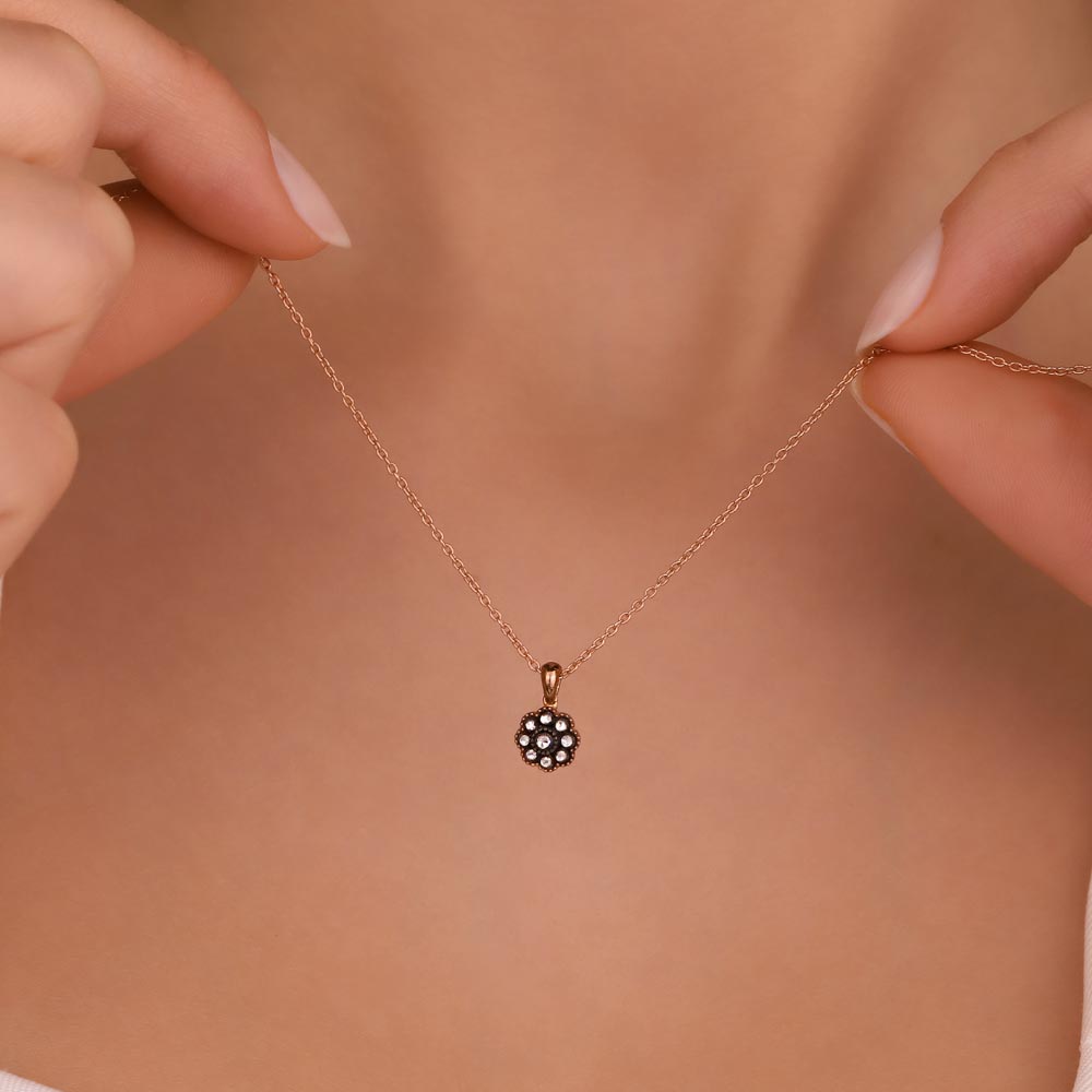 0,05 Karat Pırlanta Taşlı Elmas Gül Kolye