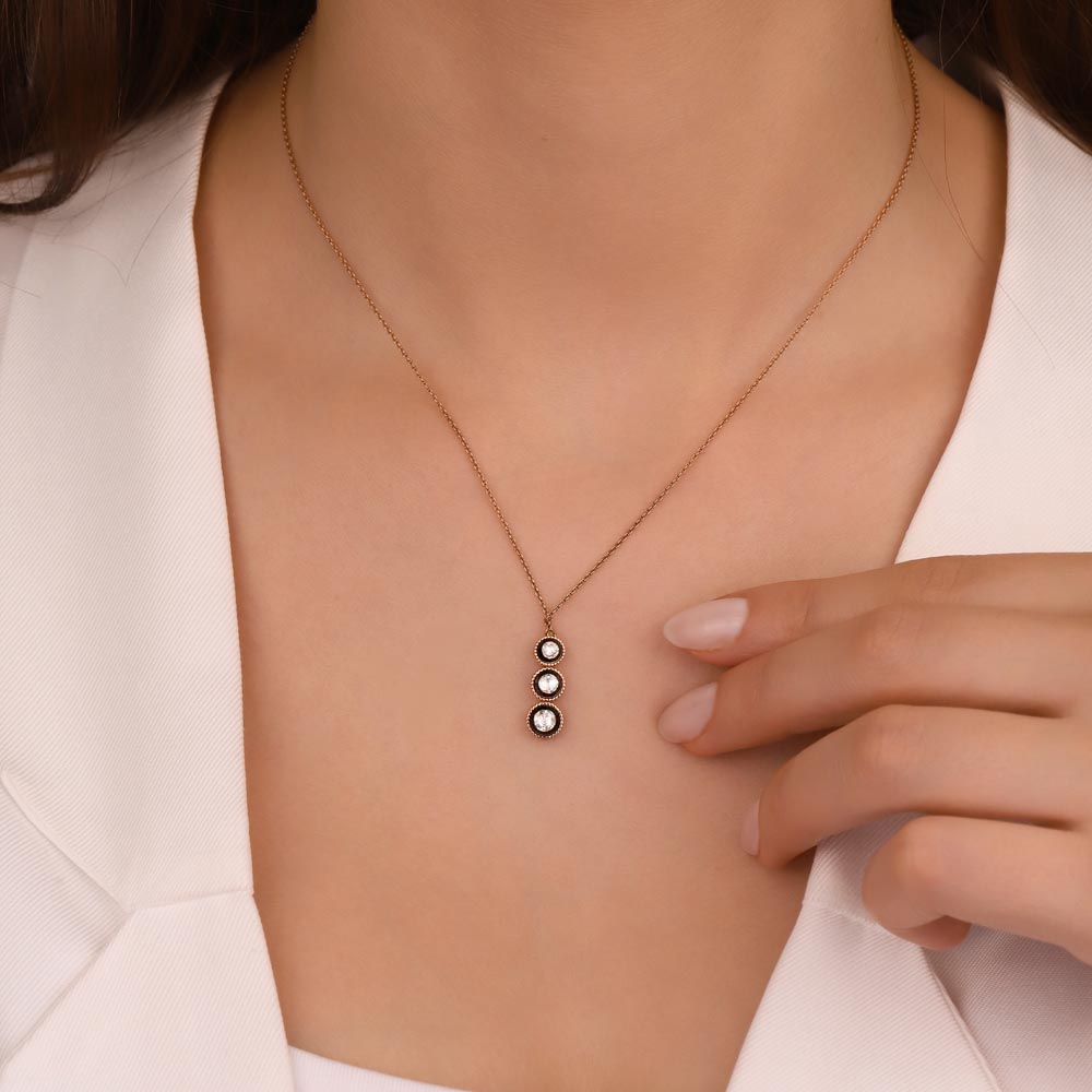 0,32 Karat Pırlantalı Sıra Taşlı Elmas Kolye