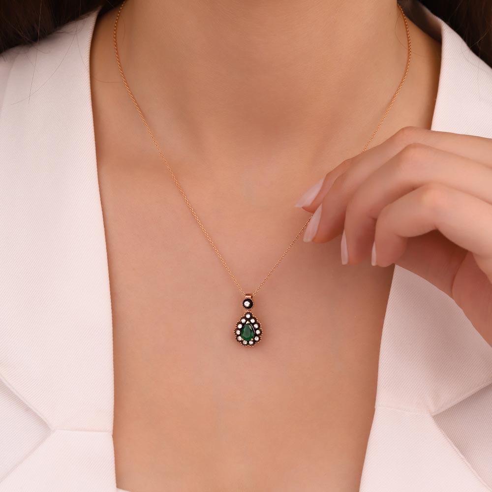0,84 Karat Pırlanta Taşlı Damla Kesim Elmas Kolye