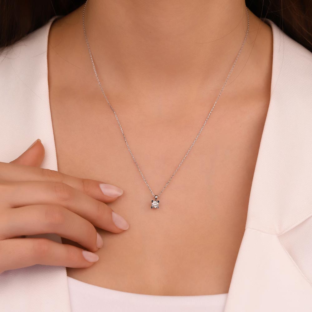 0,05 Karat Pırlantalı Tektaş Bayan  Kolye