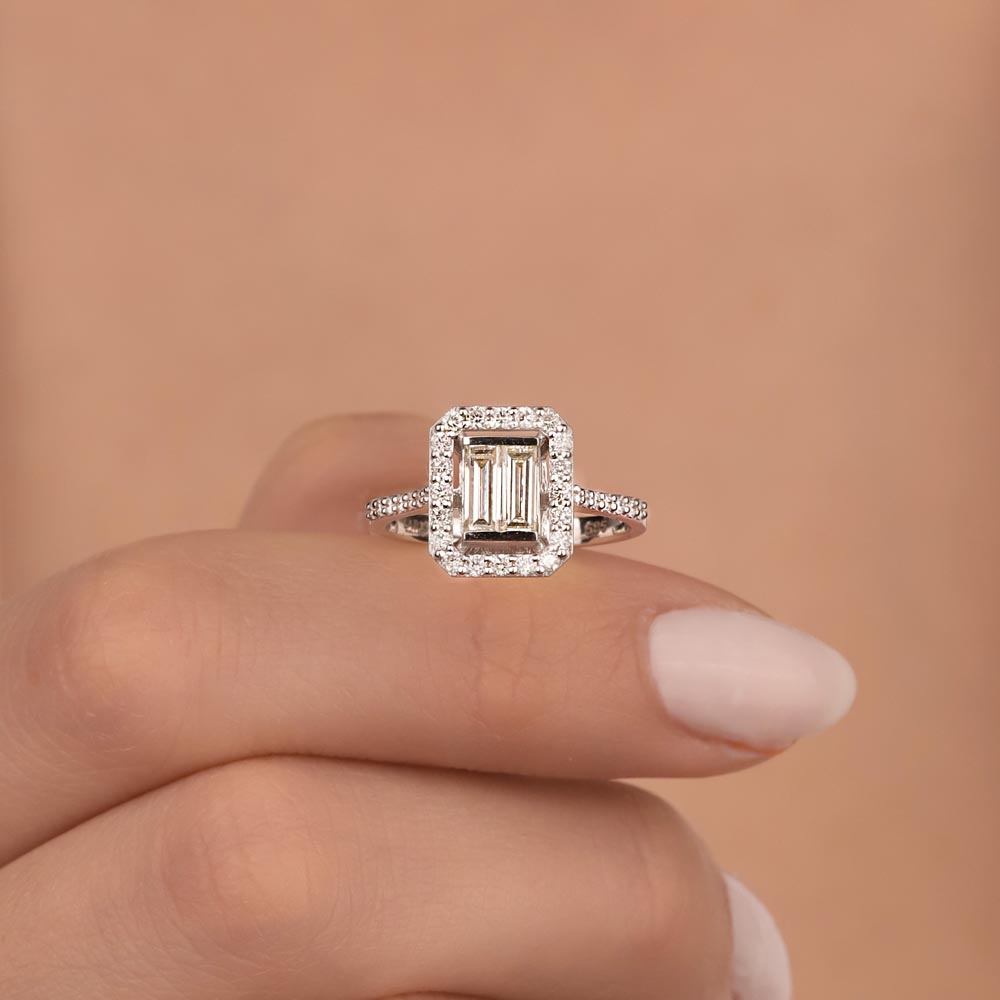 1.01 Karat Pırlantalı baget Taşlı Yüzük
