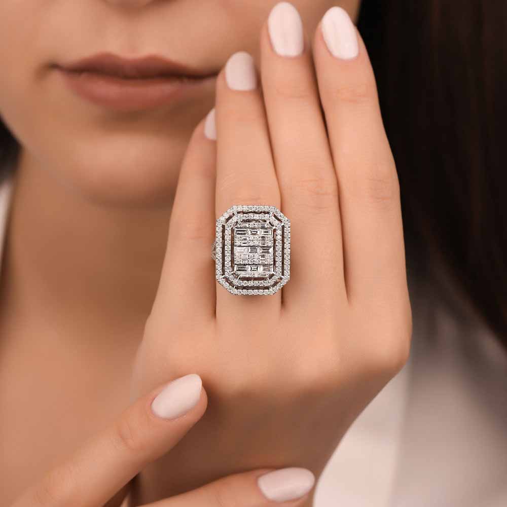 2,43 Karat Laboratuvar Pırlanta Özel Tasarım Mega Baget Yüzük